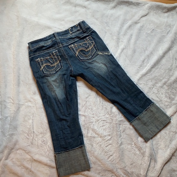 Hydraulic Jean cuffed capris - Picture 2 of 3